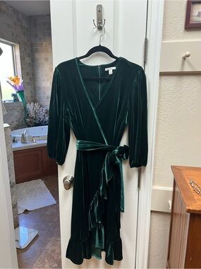 Cato Deep Emerald Wrap Midi Velvet Dress